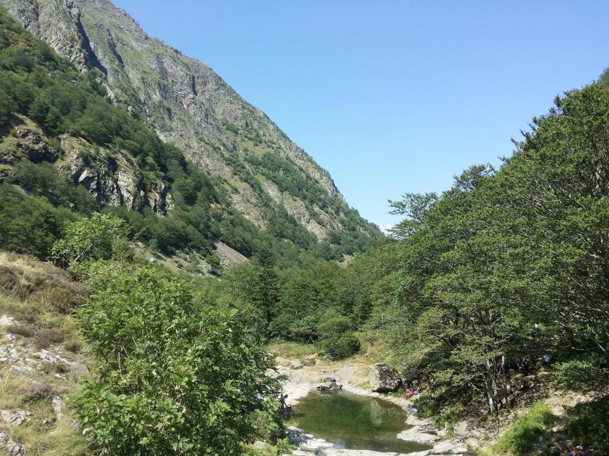 Appartement T2 4 Personnes Wifi Et Climatisation Bagneres-de-Luchon Bagian luar foto