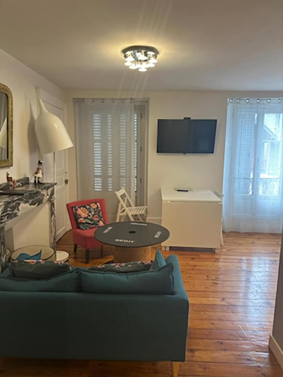 Appartement T2 4 Personnes Wifi Et Climatisation Bagneres-de-Luchon Bagian luar foto